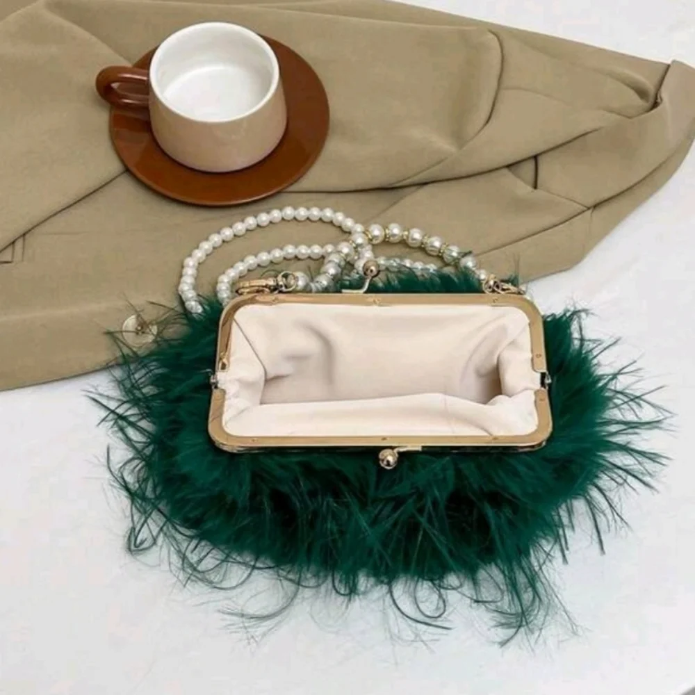 NWT Emerald Green Fluffy Faux Fur Double Pearl Chain Cross Body Clutch Handbag